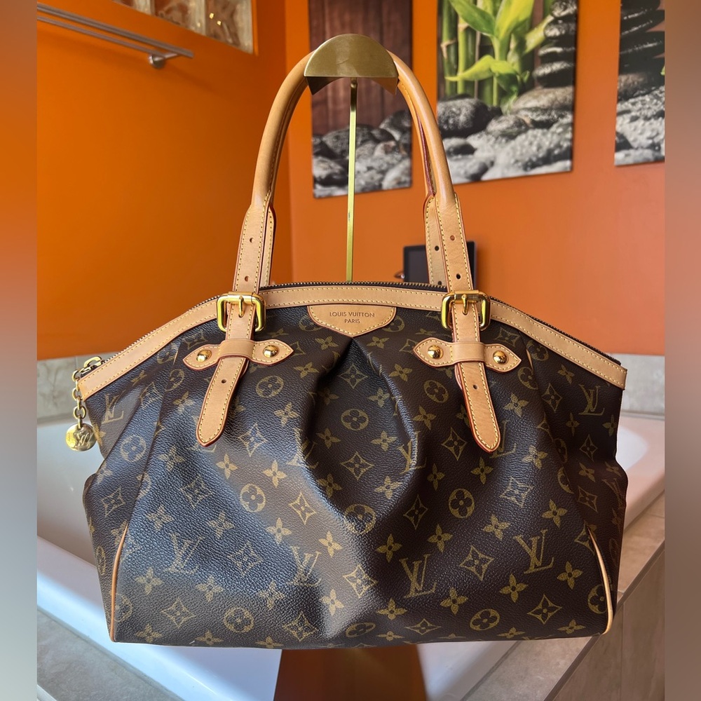 SOLD‼️Louis Vuitton Monogram Tivoli GM
